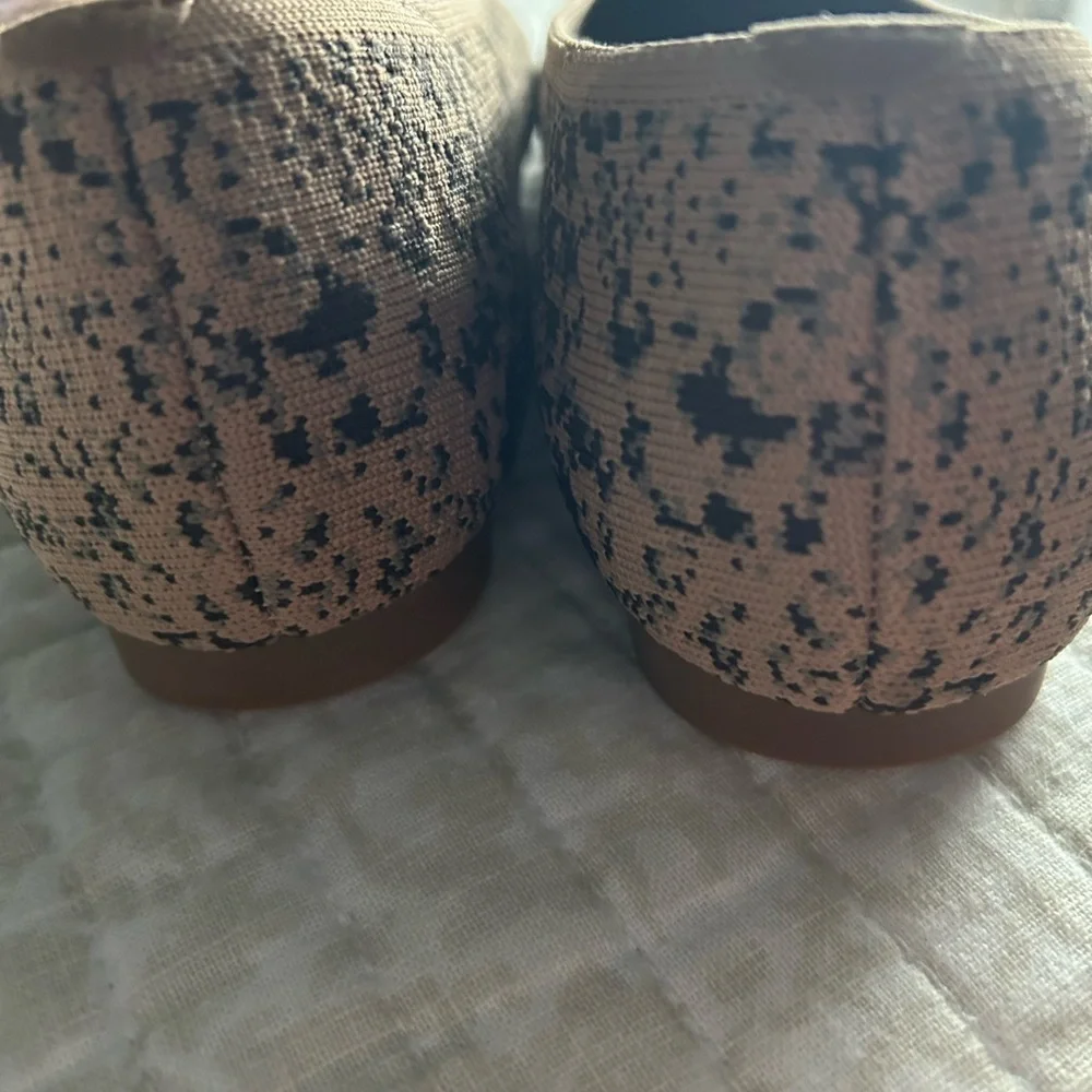 Tan and Black Intricate Lace Flats with Rounded Toe